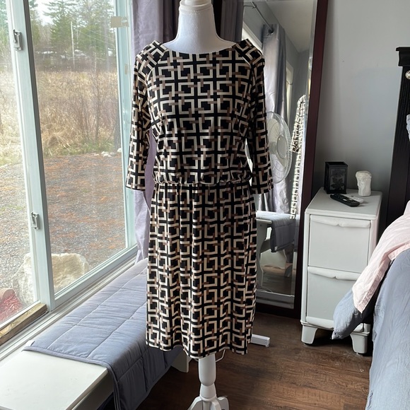 Jessica Dress - Picture 1 of 3